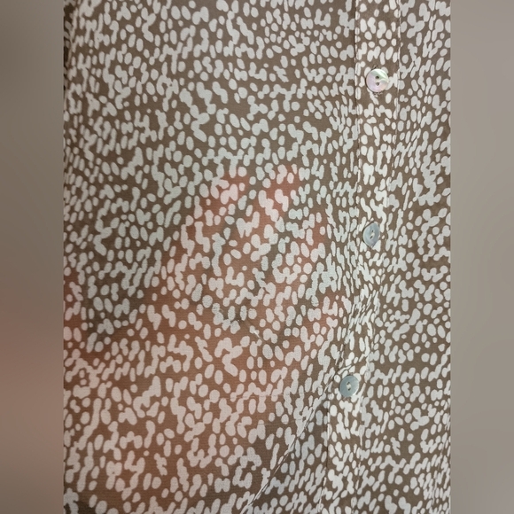 2/$30 CHICO'S Mobwife Lightweight Brown and White Patterned Blouse(#1,007) - Picture 7 of 9